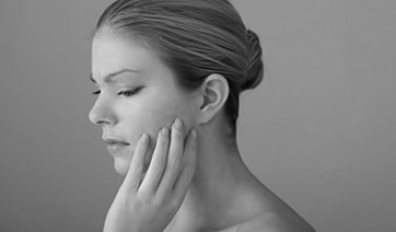 woman-insecure-about-jaw-1